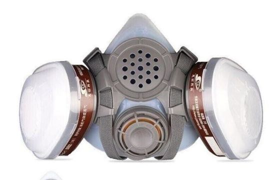 comprar Respirador de semi-máscara de silicone com conexão de baioneta para spray anti-gás e manuseio químico Fabricação em linha