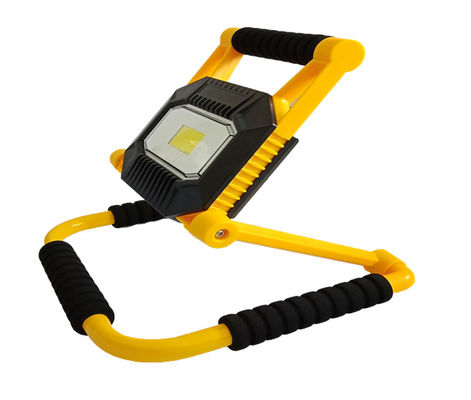 Bom preço. 1500 lumens recarregável à prova d'água IP65 Luz de trabalho LED portátil dobrável com suporte de rotação de 360° on-line